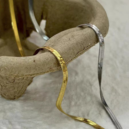 Balos Herringbone Necklace