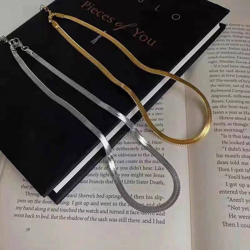 Balos Herringbone Necklace